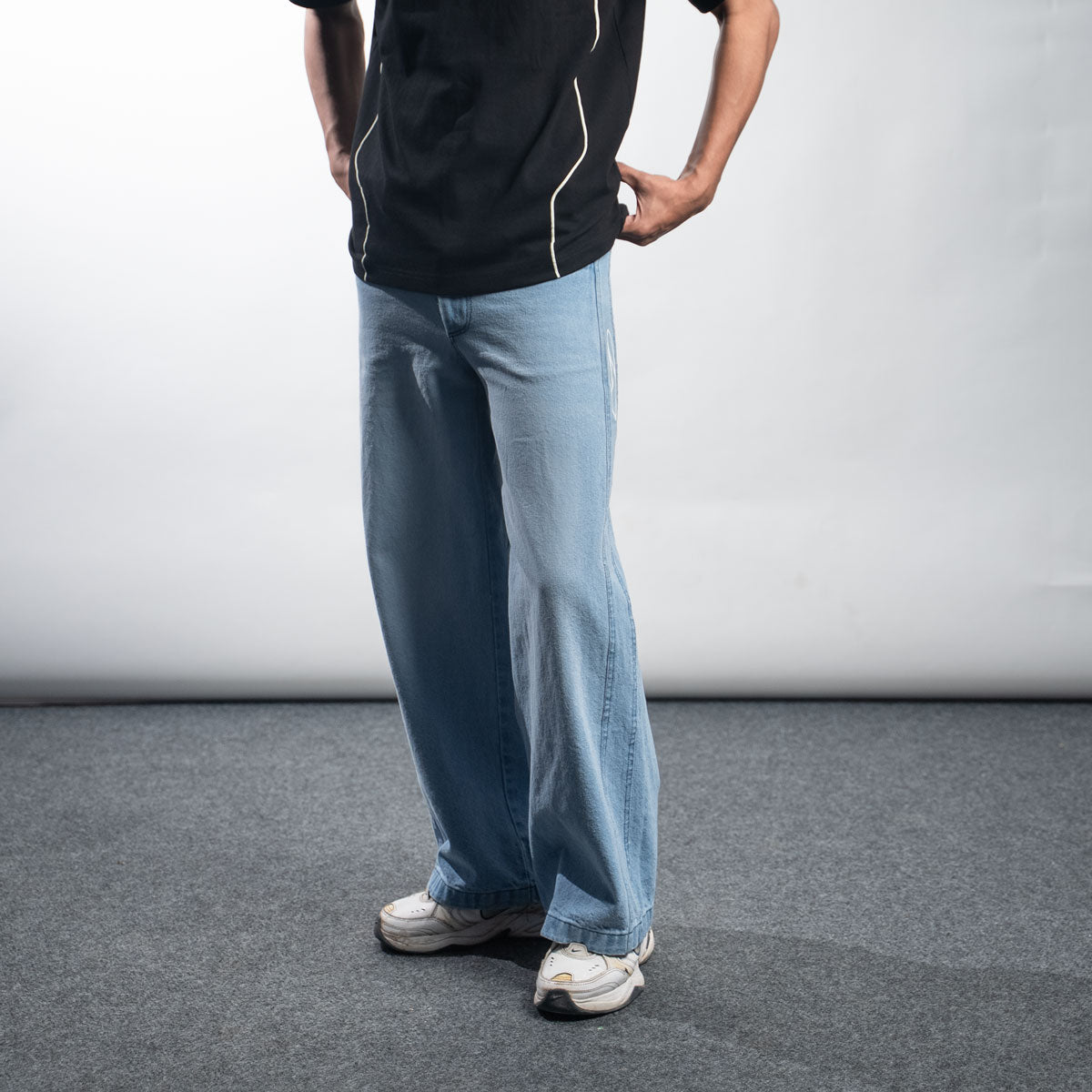 LOW RISE BLUE WASHED DENIM