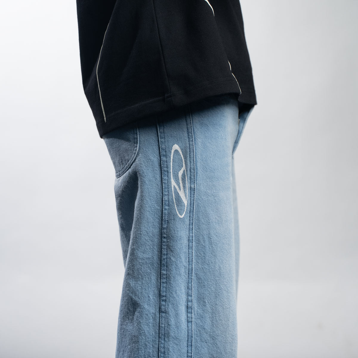 LOW RISE BLUE WASHED DENIM