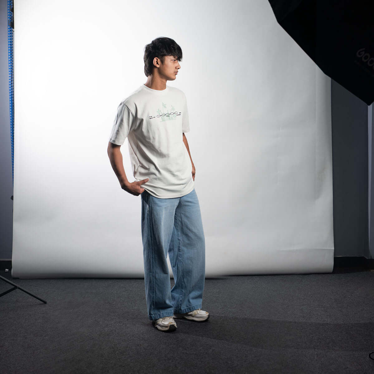 EONS BASIC TEE